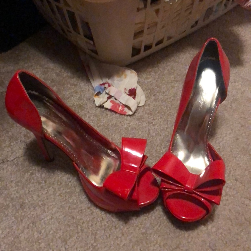 Jonathan Kayne high heels